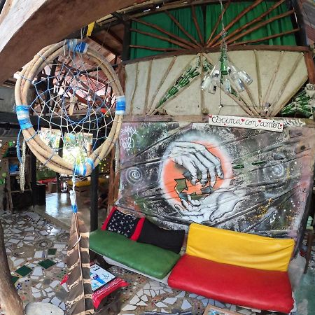 Reciclarte Galeria Hostal กาปูร์กานา ภายนอก รูปภาพ