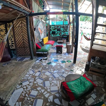 Reciclarte Galeria Hostal กาปูร์กานา ภายนอก รูปภาพ