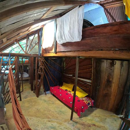 Reciclarte Galeria Hostal กาปูร์กานา ภายนอก รูปภาพ