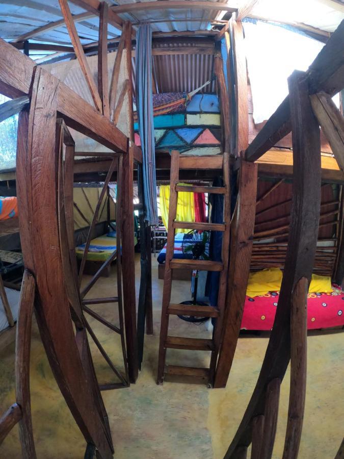Reciclarte Galeria Hostal กาปูร์กานา ภายนอก รูปภาพ