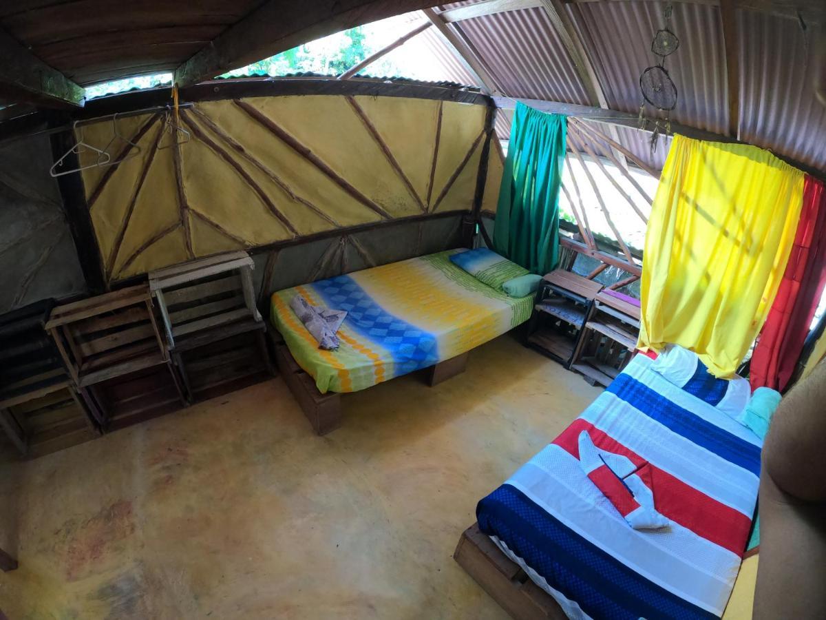 Reciclarte Galeria Hostal กาปูร์กานา ภายนอก รูปภาพ