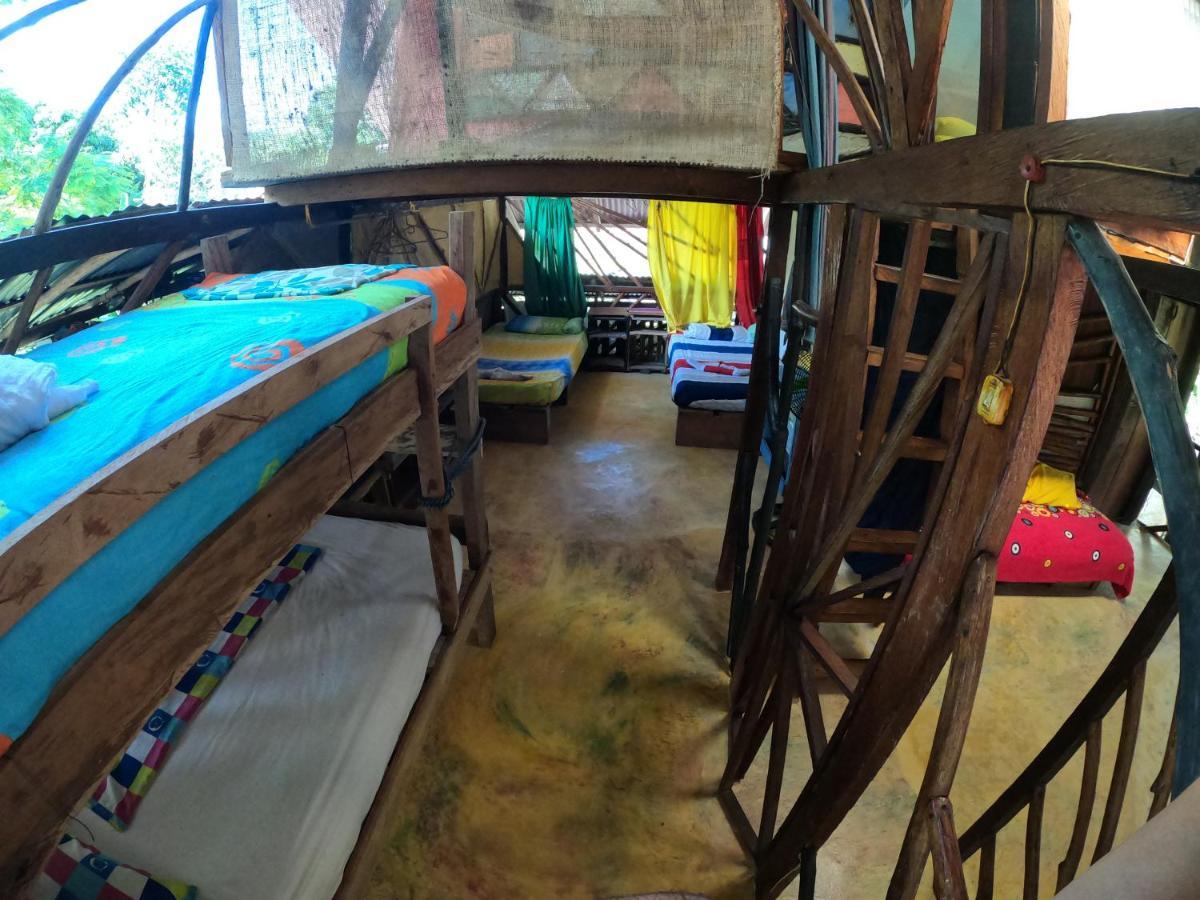 Reciclarte Galeria Hostal กาปูร์กานา ภายนอก รูปภาพ
