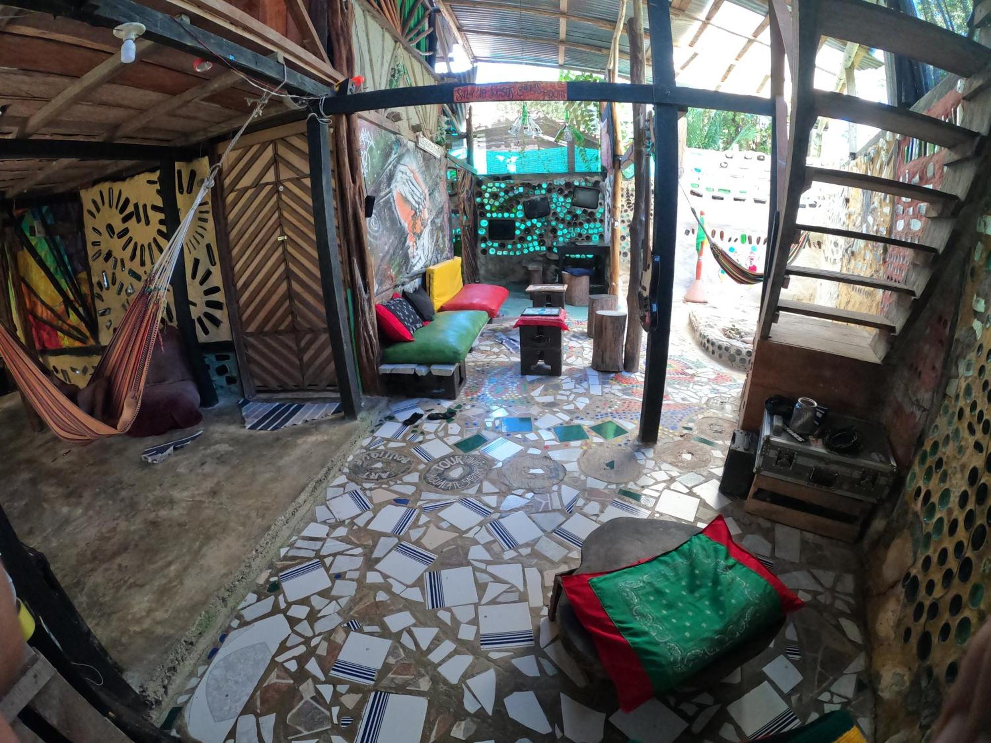 Reciclarte Galeria Hostal กาปูร์กานา ภายนอก รูปภาพ