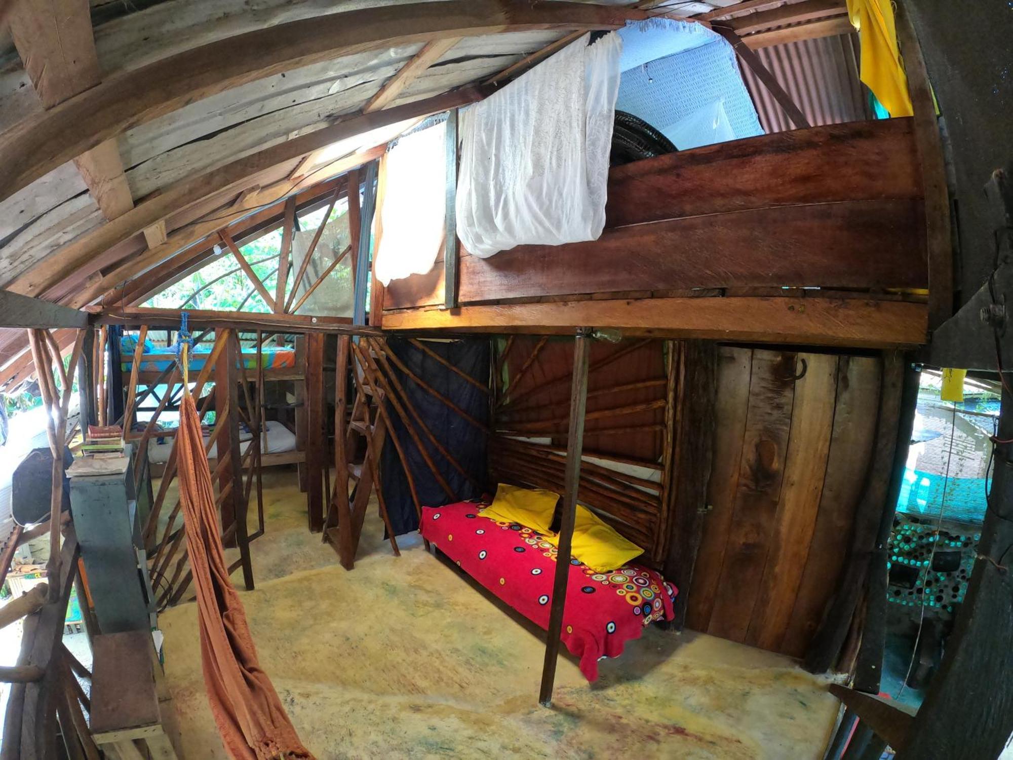 Reciclarte Galeria Hostal กาปูร์กานา ภายนอก รูปภาพ